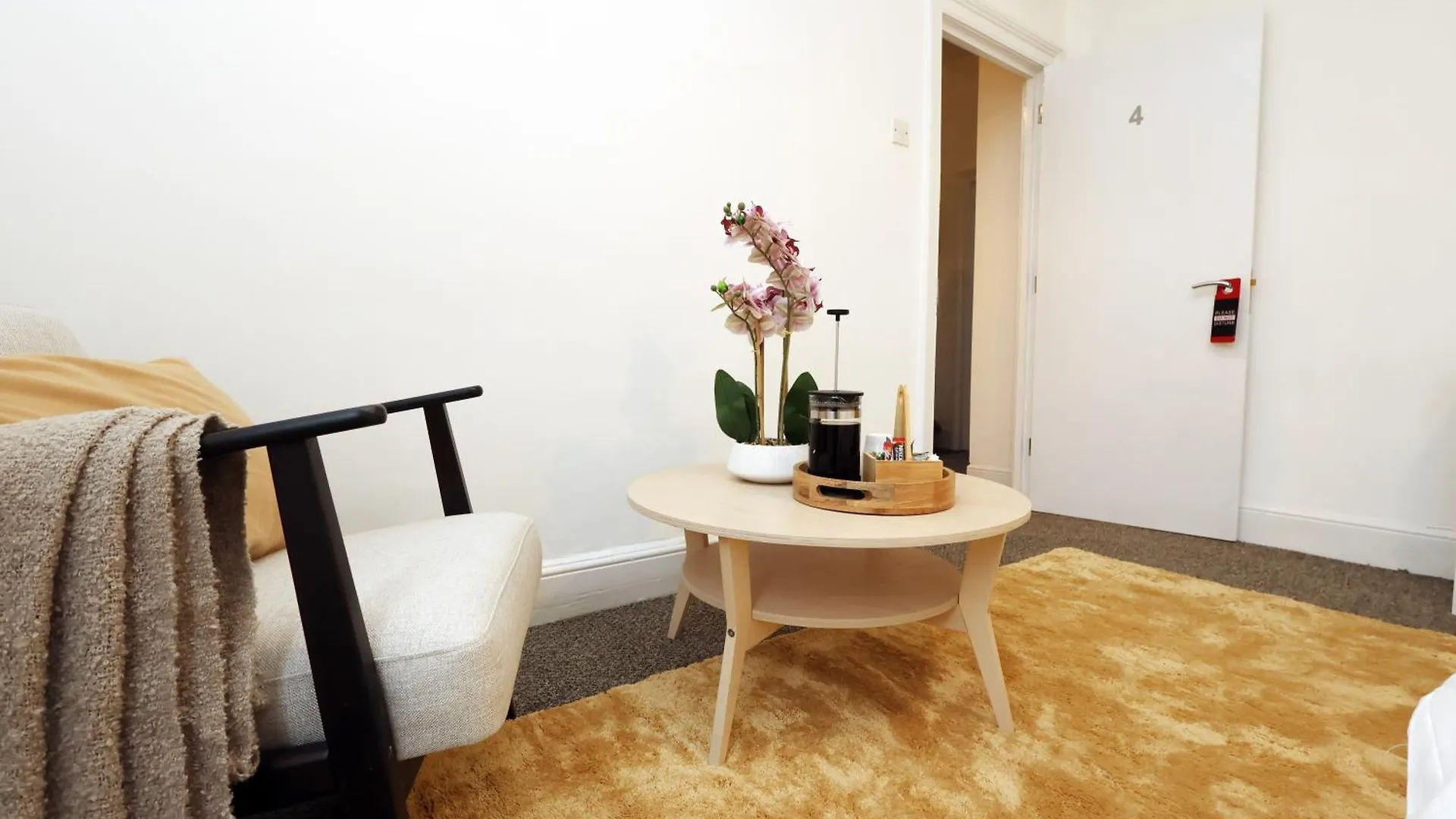 Bed & Breakfast Cardiff City Guesthouse, Central Rooms, Fast Wi-Fi, On-Street Parking