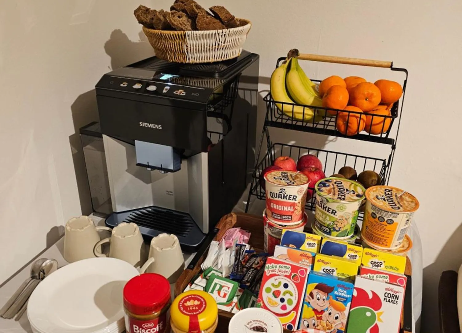 Cardiff City Guesthouse, Central Rooms, Fast Wi-Fi, On-Street Parking Bed & Breakfast
