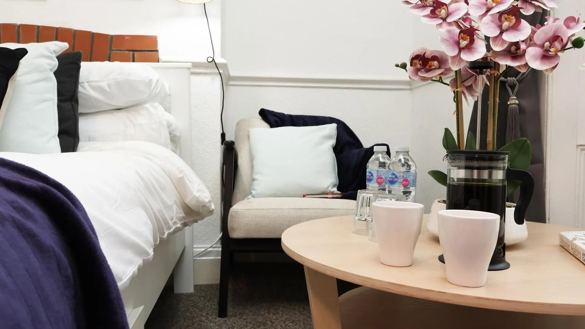 Cardiff City Guesthouse, Central Rooms, Fast Wi-Fi, On-Street Parking