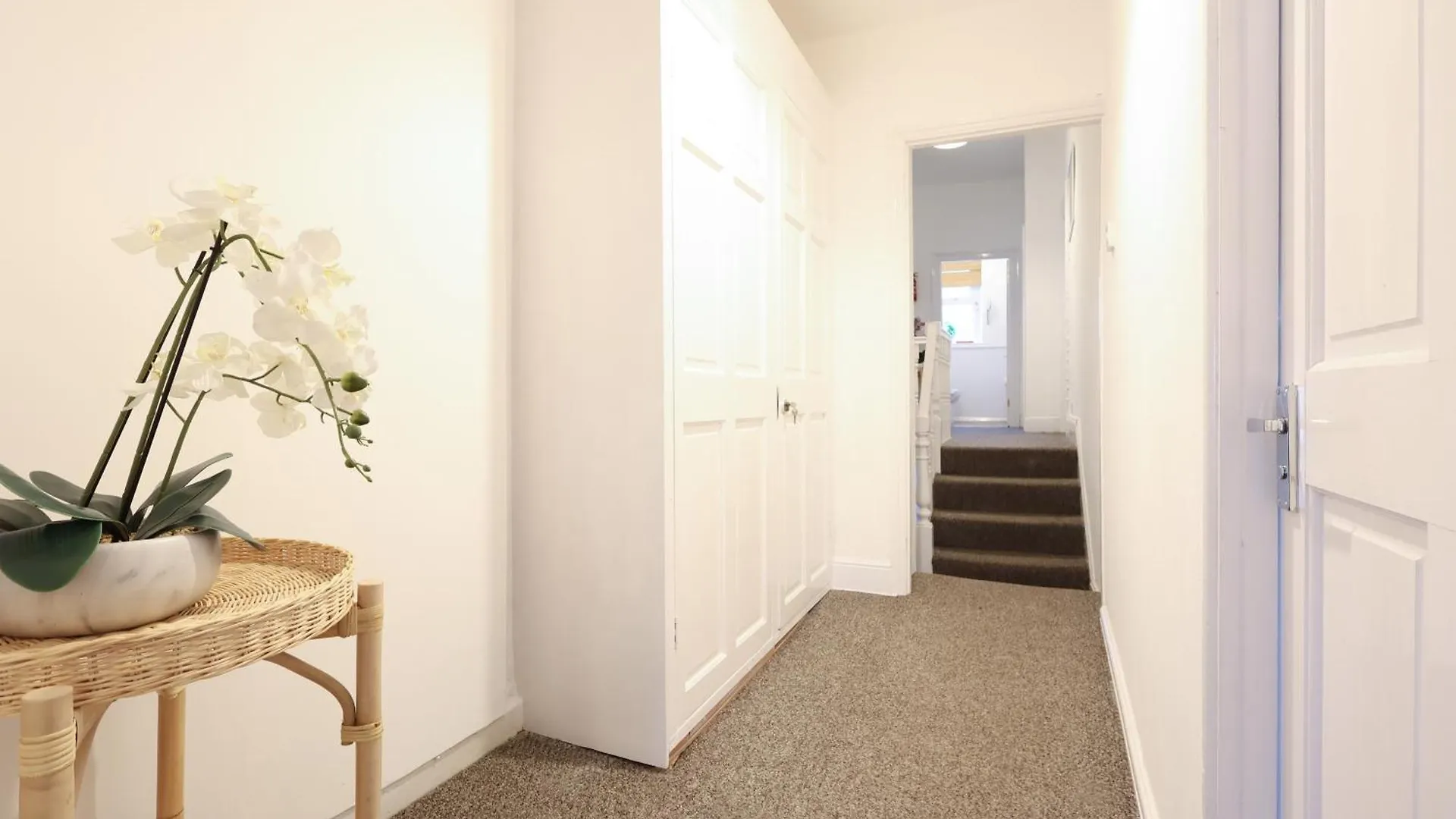 Bed & Breakfast Cardiff City Guesthouse, Central Rooms, Fast Wi-Fi, On-Street Parking