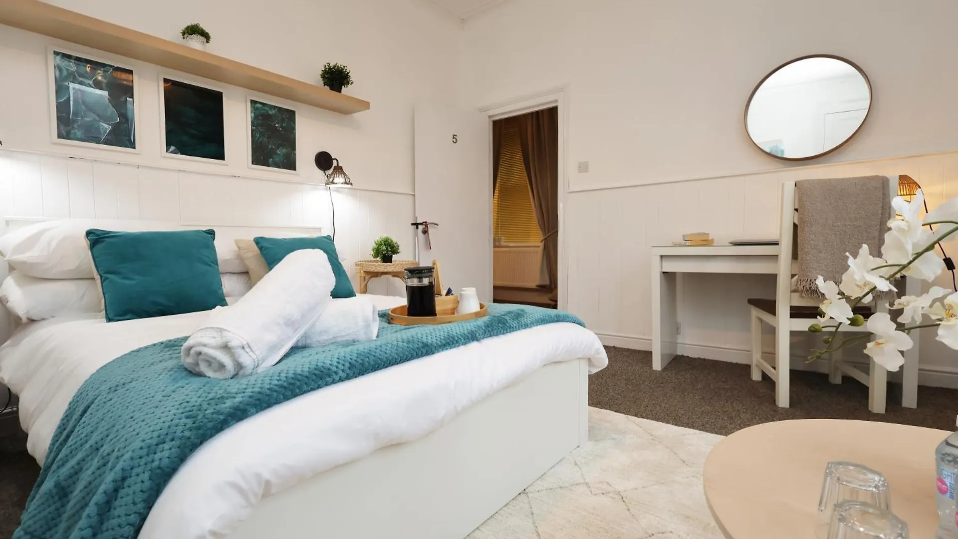 Bed & Breakfast Cardiff City Guesthouse, Central Rooms, Fast Wi-Fi, On-Street Parking United Kingdom