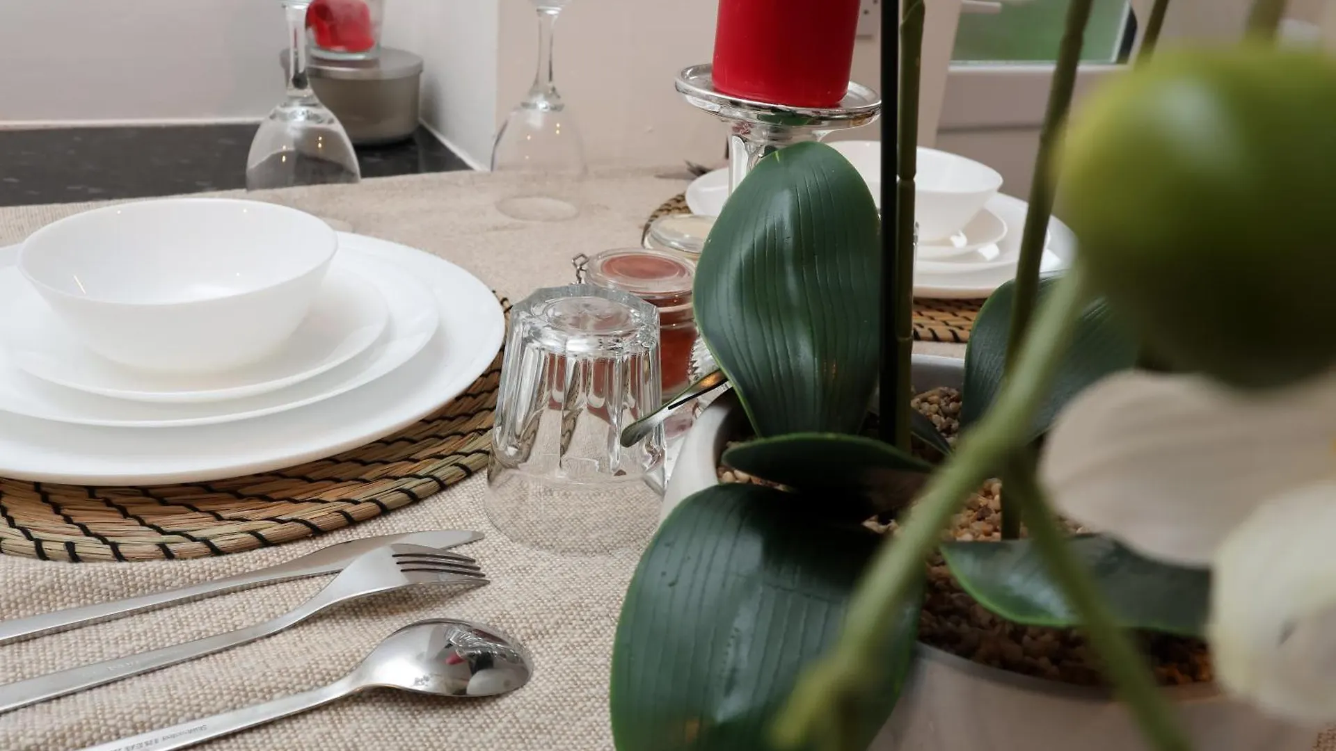 Cardiff City Guesthouse, Central Rooms, Fast Wi-Fi, On-Street Parking Bed & Breakfast