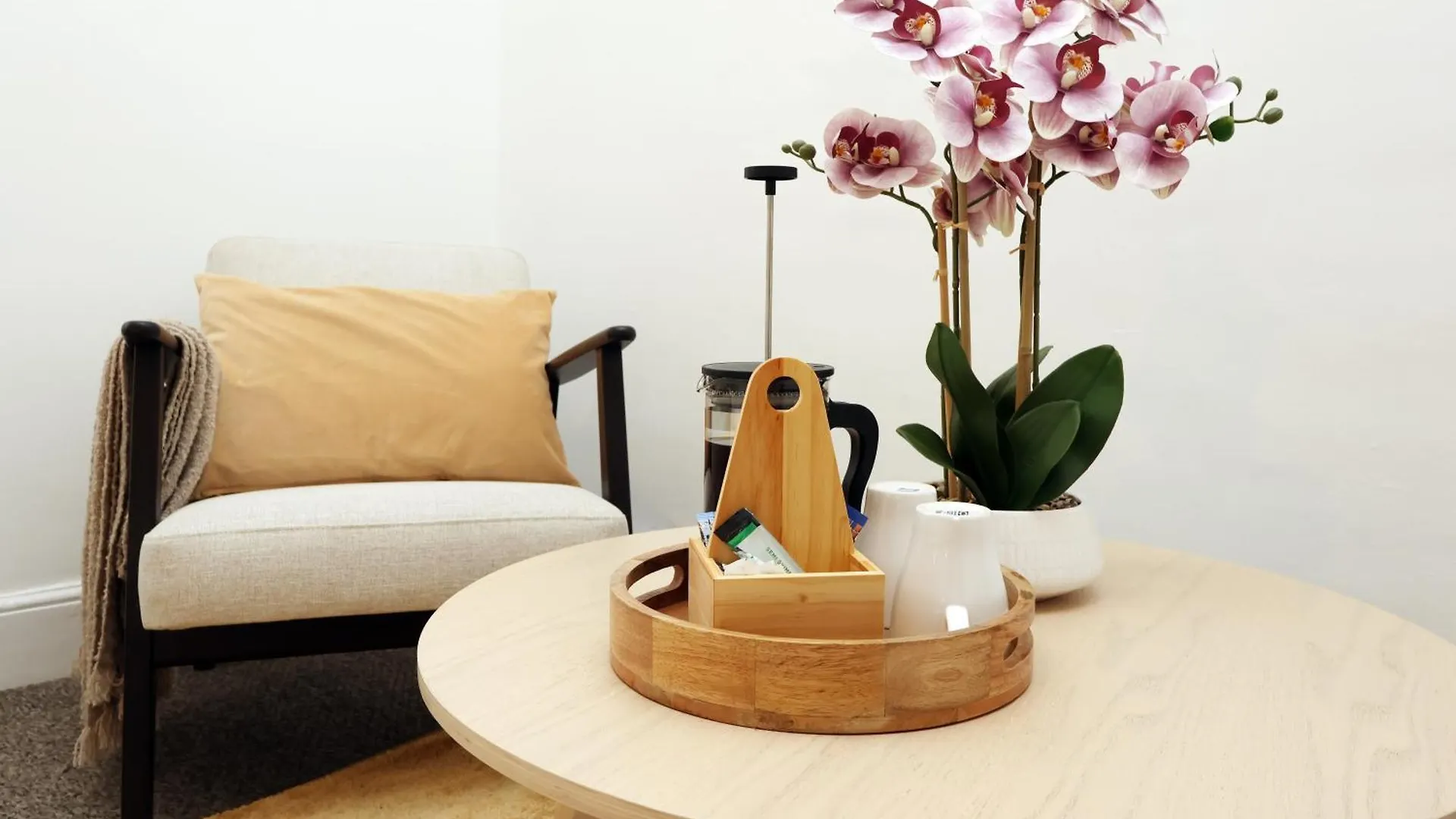 Bed & Breakfast Cardiff City Guesthouse, Central Rooms, Fast Wi-Fi, On-Street Parking